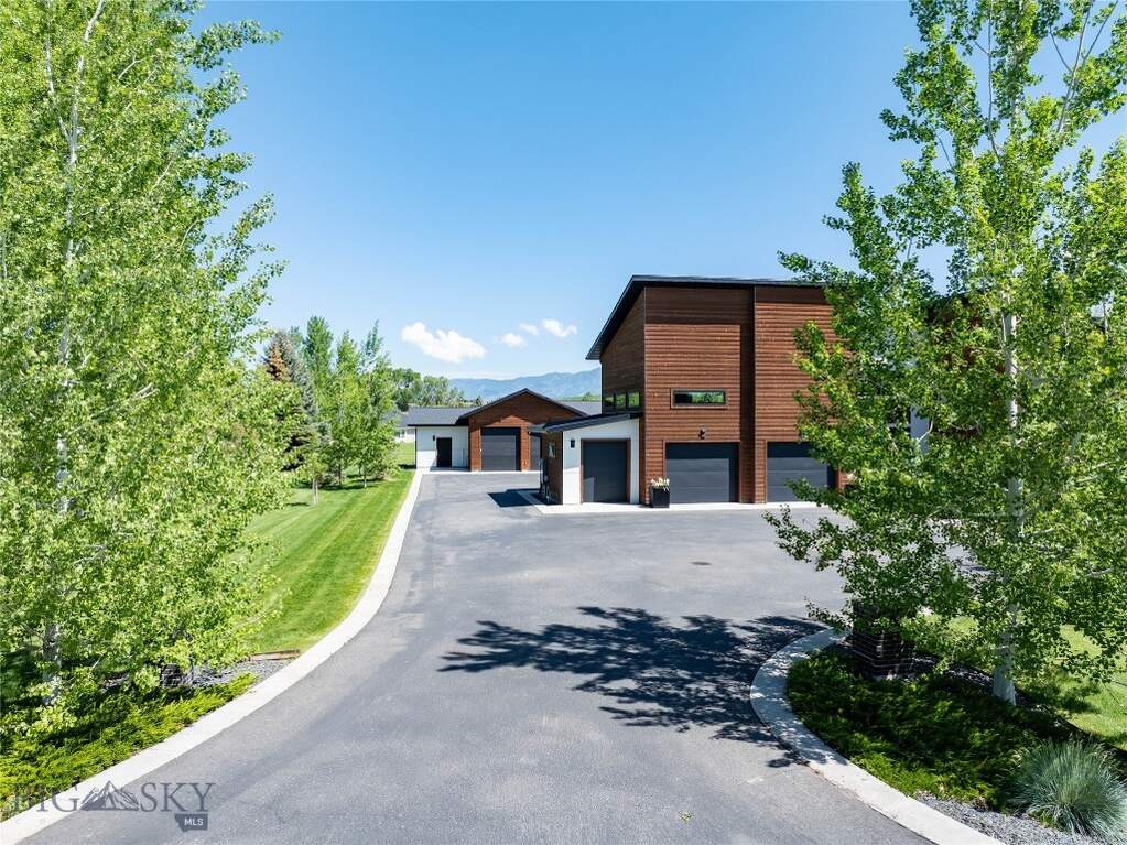 3 Bedroom Single Family Home/House's Image 52