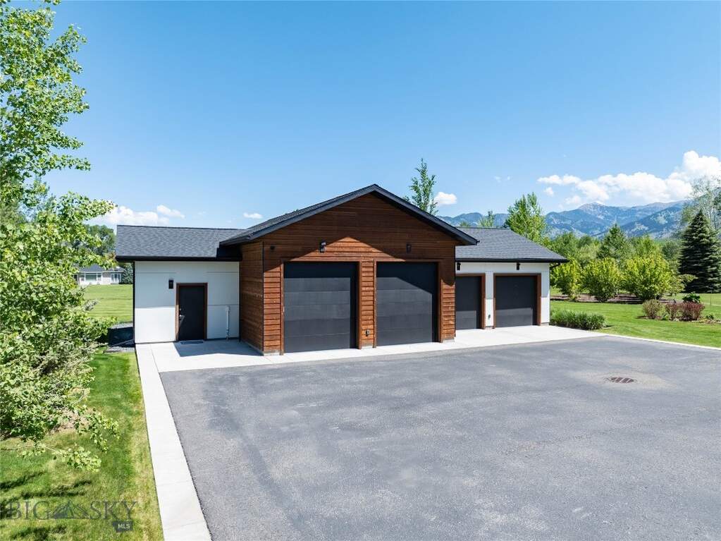 3 Bedroom Single Family Home/House's Image 74