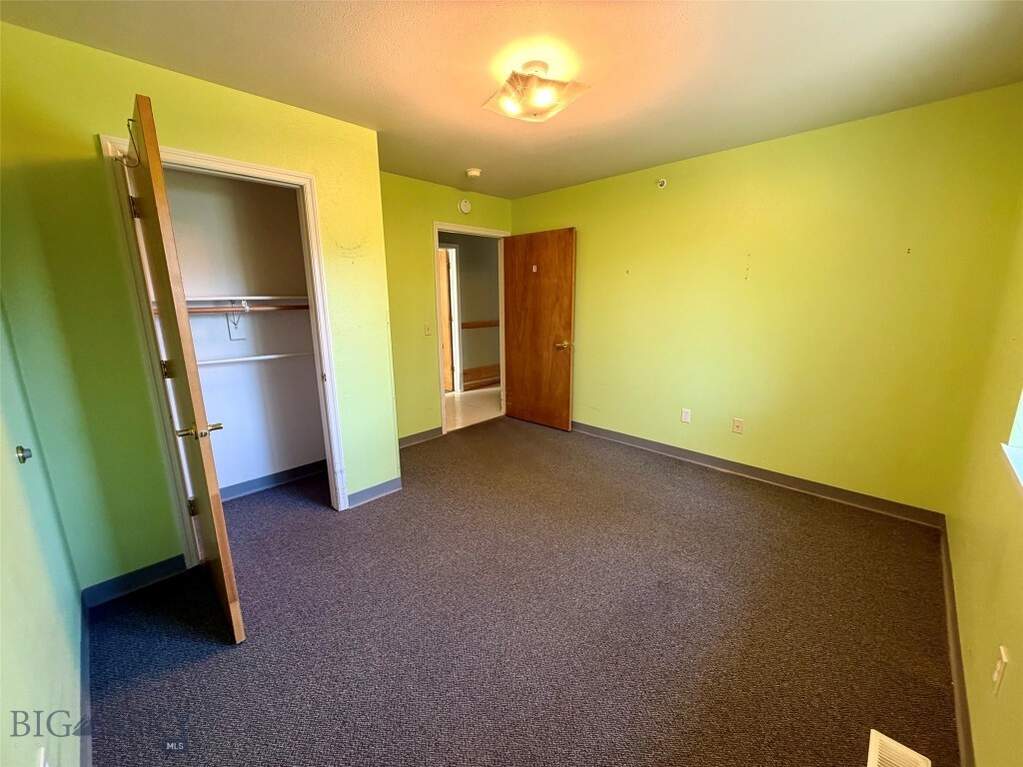 3 Bedroom Single Family Home/House's Image 7