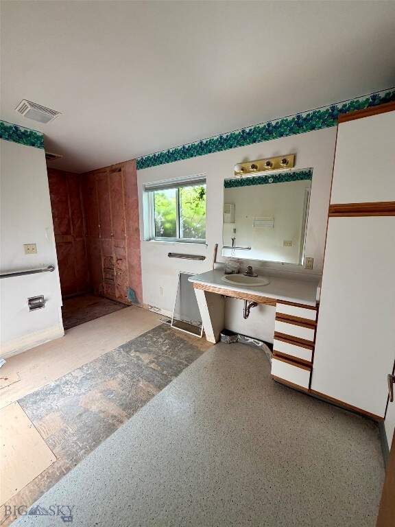 3 Bedroom Single Family Home/House's Image 12