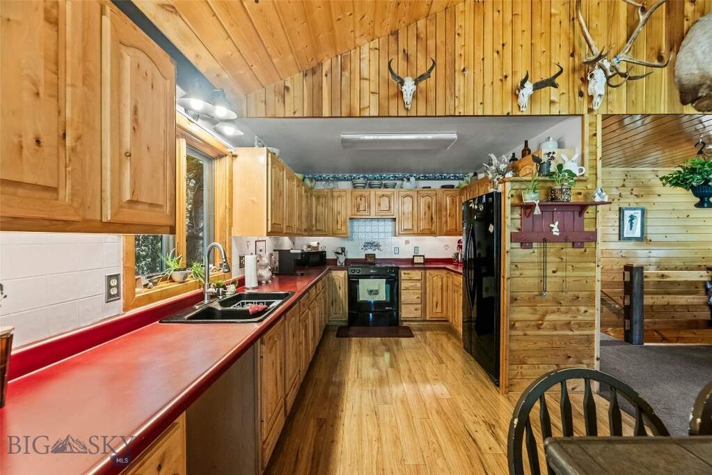 3 Bedroom Single Family Home/House's Image 11