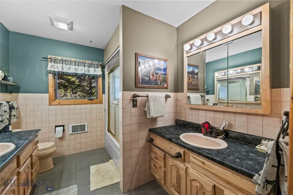 3 Bedroom Single Family Home/House's Image 14