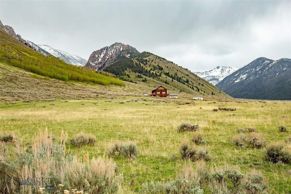 3 Bedroom Single Family Home/House's Image 47