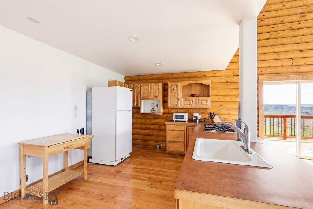 3 Bedroom Single Family Home/House's Image 6