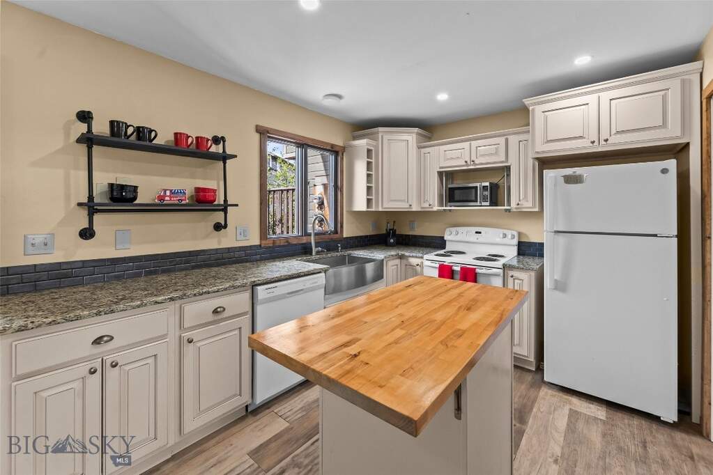 2 Bedroom Apartment/Flat's Image 11