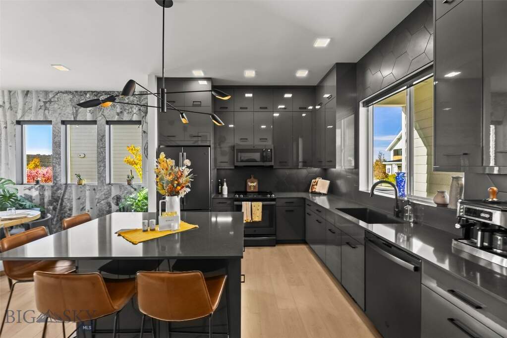 3 Bedroom Apartment/Flat's Image 3