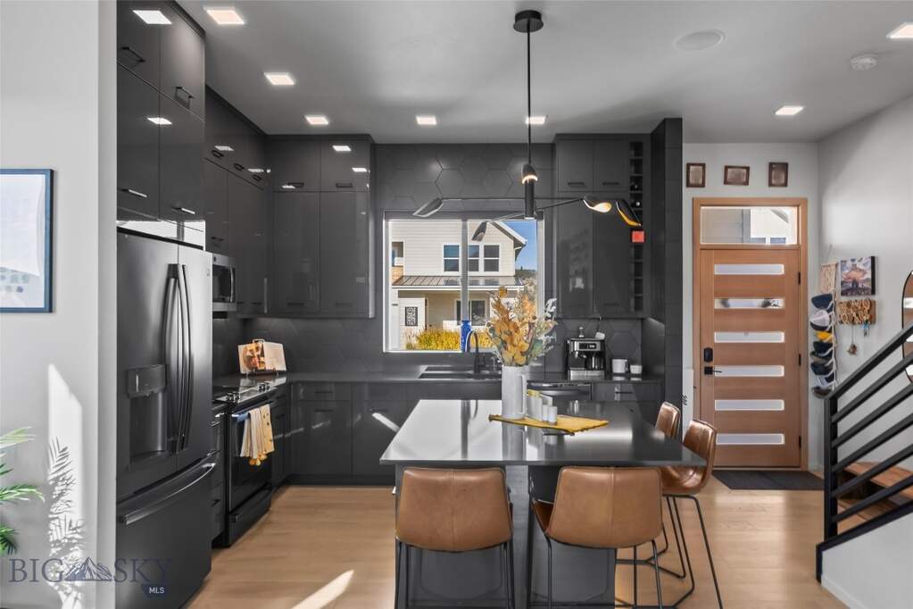 3 Bedroom Apartment/Flat's Image 4