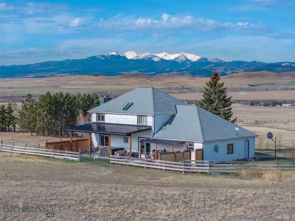 3 Bedroom Single Family Home/House's Image 8