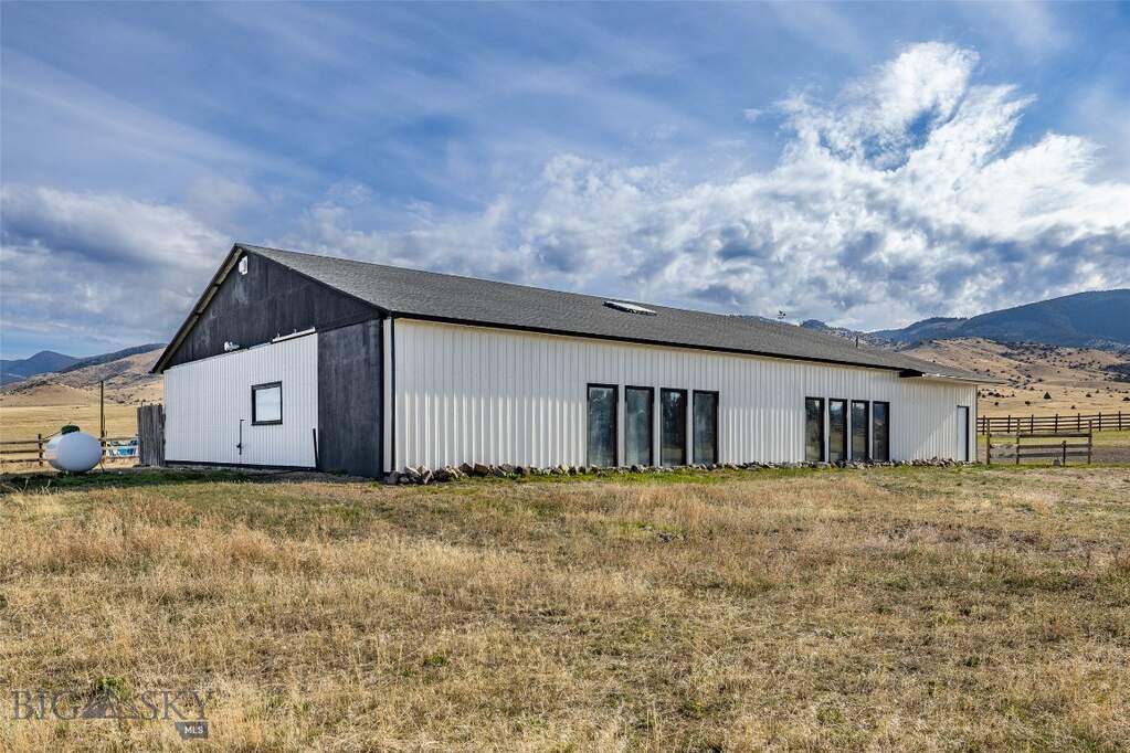 3 Bedroom Single Family Home/House's Image 38