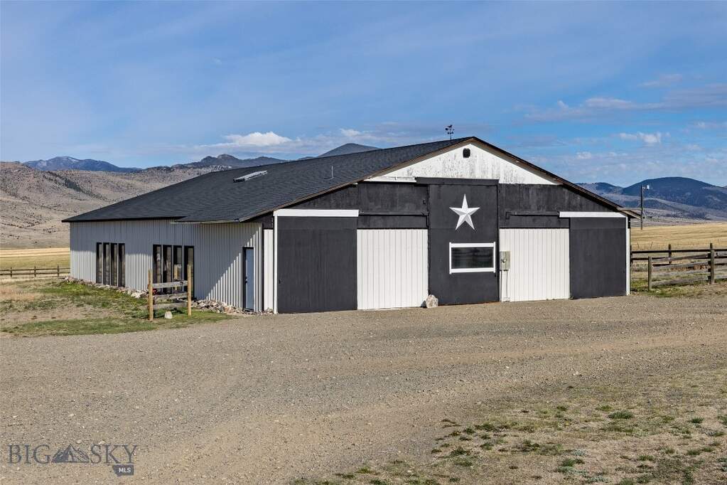 3 Bedroom Single Family Home/House's Image 40