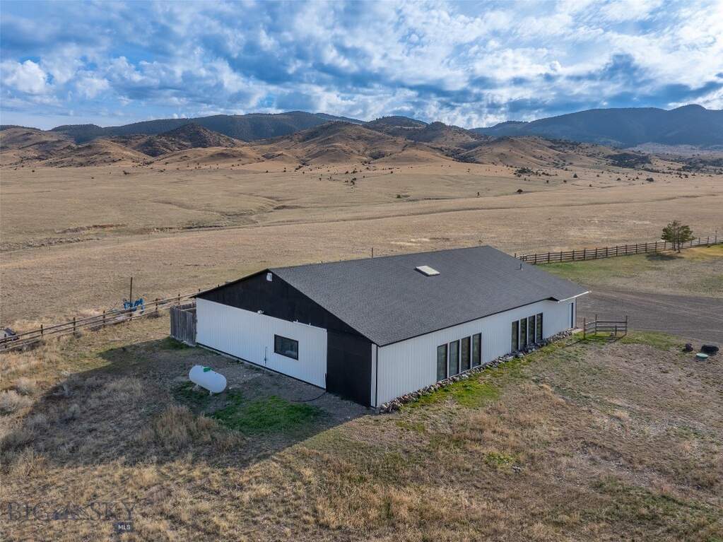 3 Bedroom Single Family Home/House's Image 46