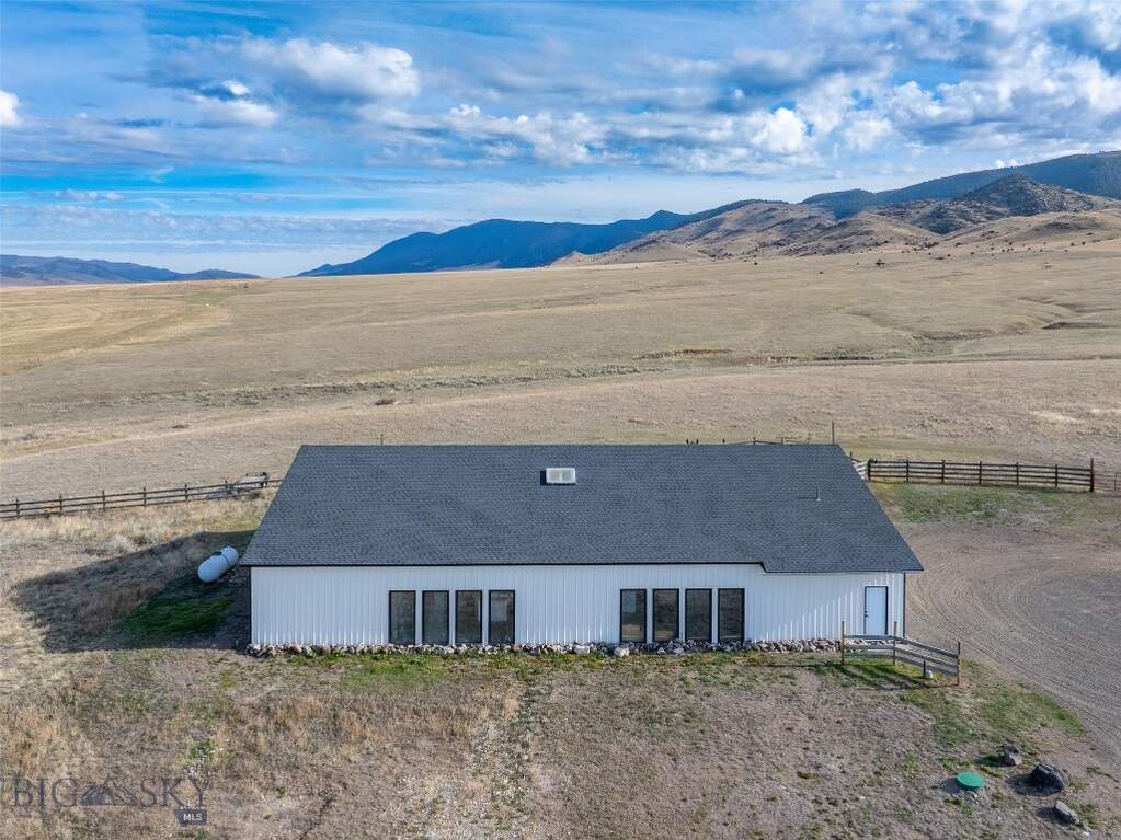 3 Bedroom Single Family Home/House's Image 48