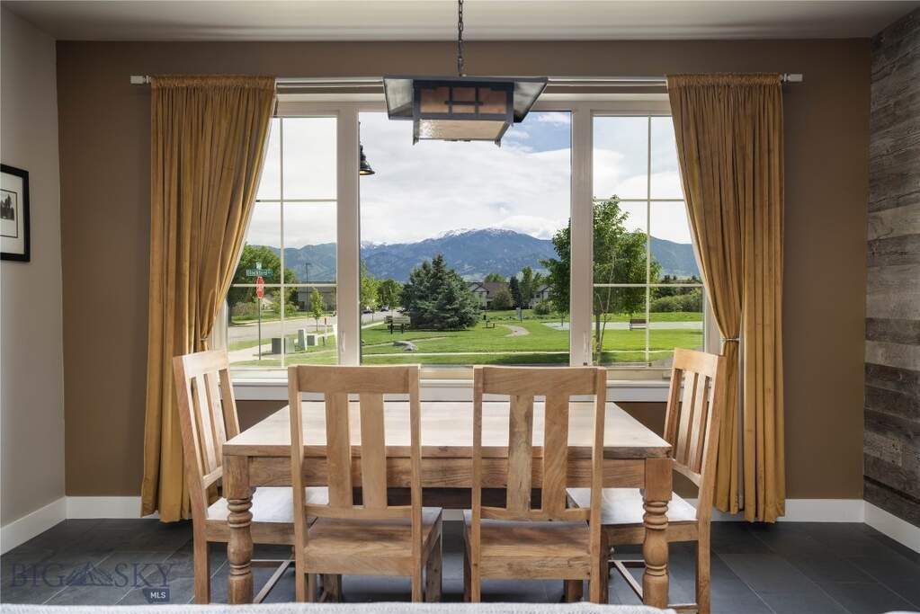 4 Bedroom Single Family Home/House's Image 15