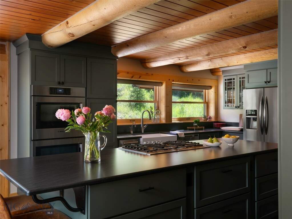 4 Bedroom Single Family Home/House's Image 15