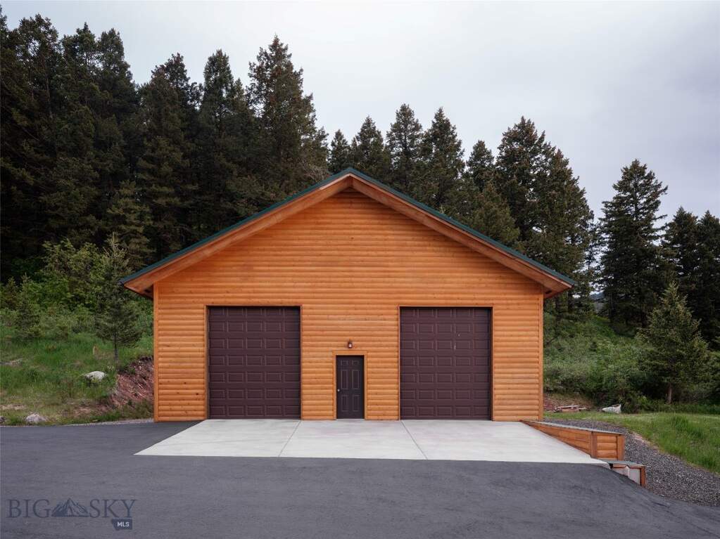 4 Bedroom Single Family Home/House's Image 39
