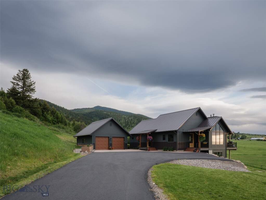 4 Bedroom Single Family Home/House's Image 40