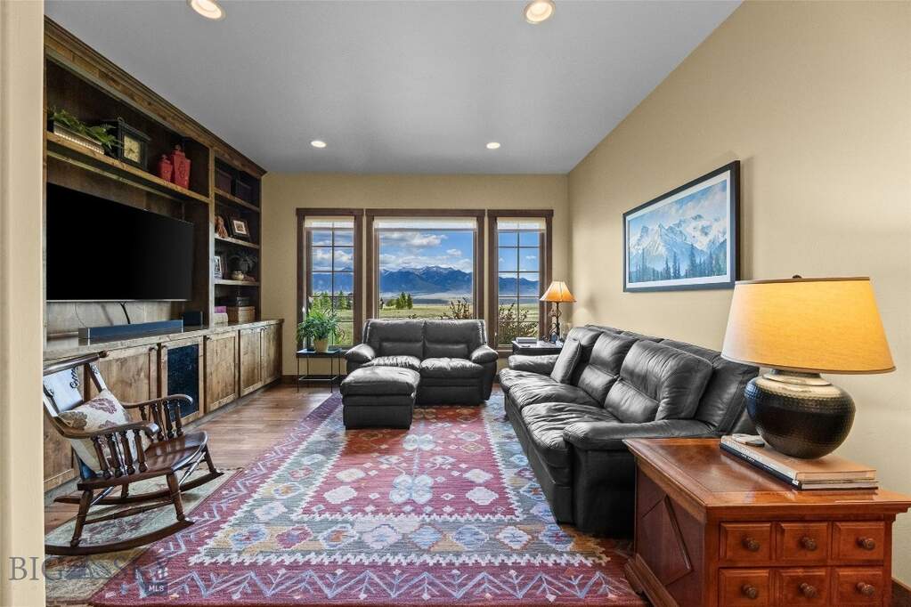 3 Bedroom Single Family Home/House's Image 26