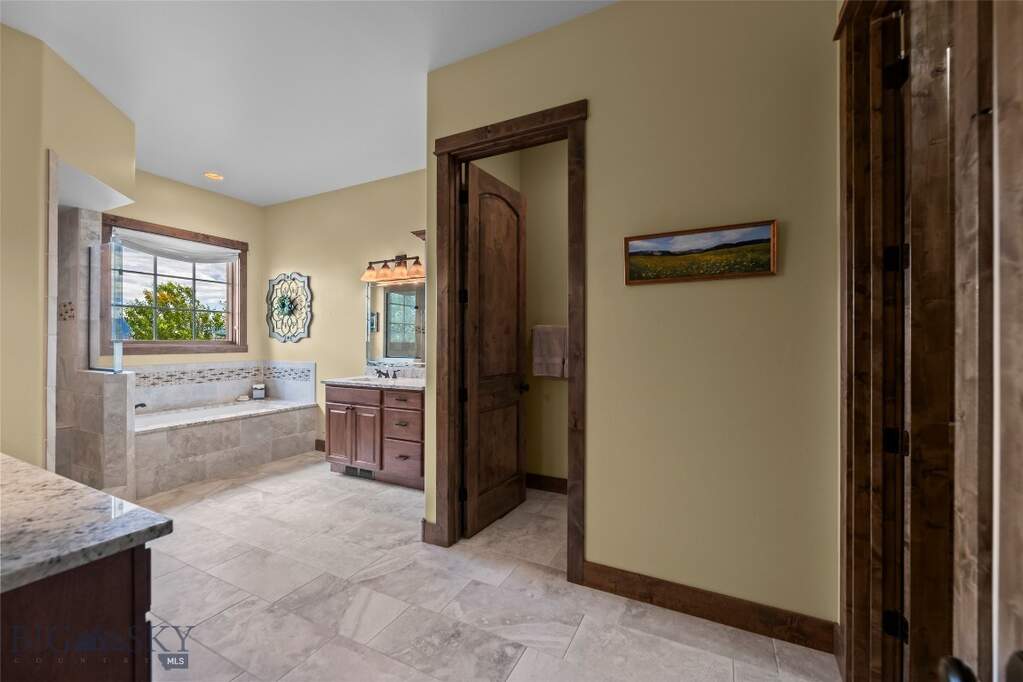 3 Bedroom Single Family Home/House's Image 37