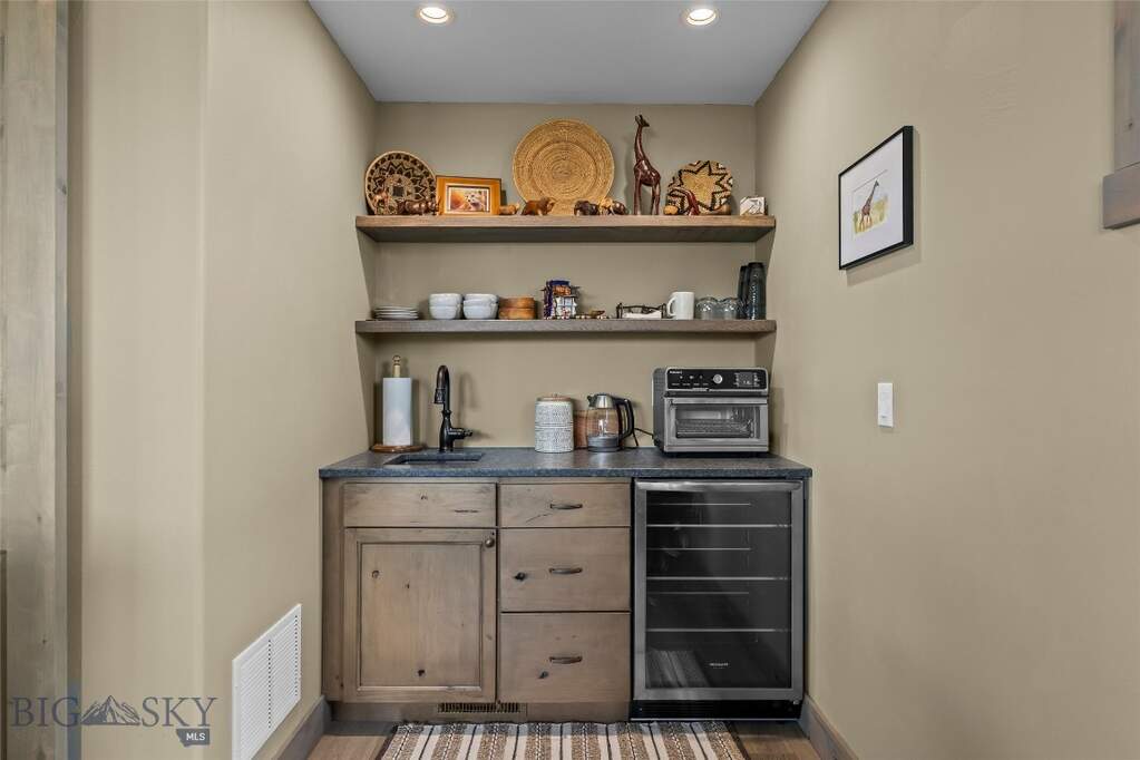 3 Bedroom Single Family Home/House's Image 60