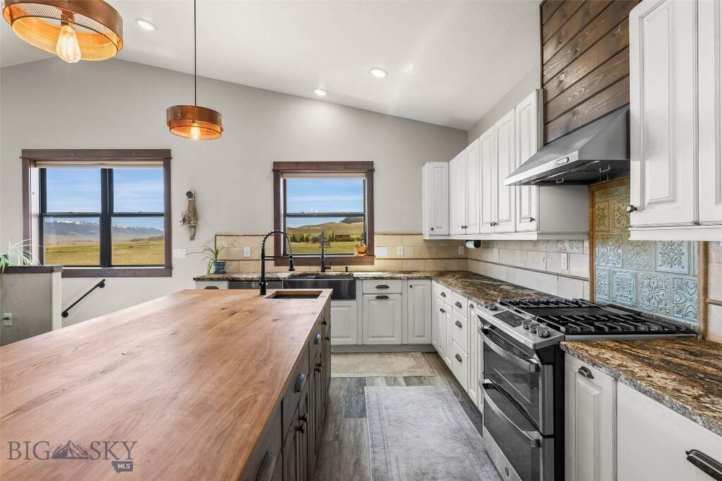 3 Bedroom Single Family Home/House's Image 11