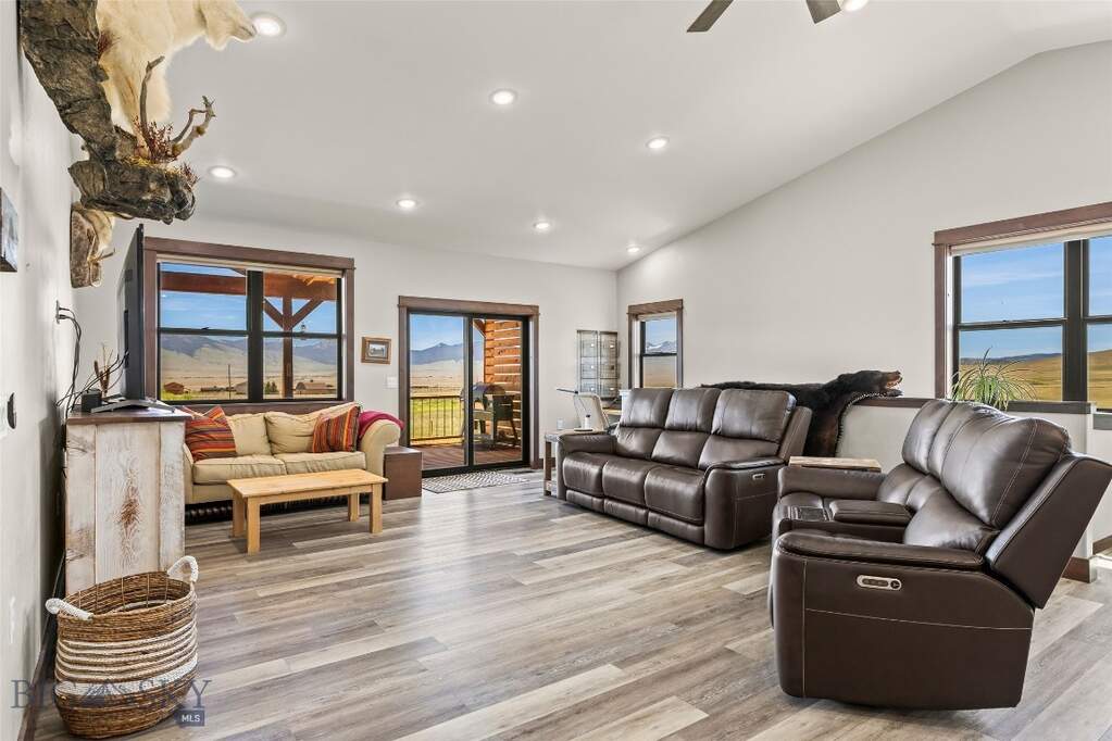 3 Bedroom Single Family Home/House's Image 16