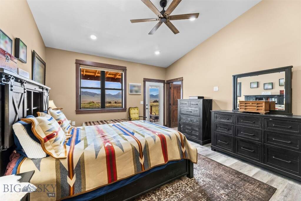 3 Bedroom Single Family Home/House's Image 25