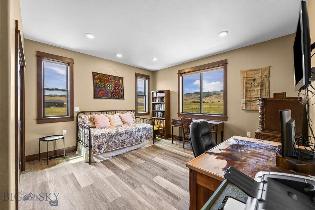 3 Bedroom Single Family Home/House's Image 35