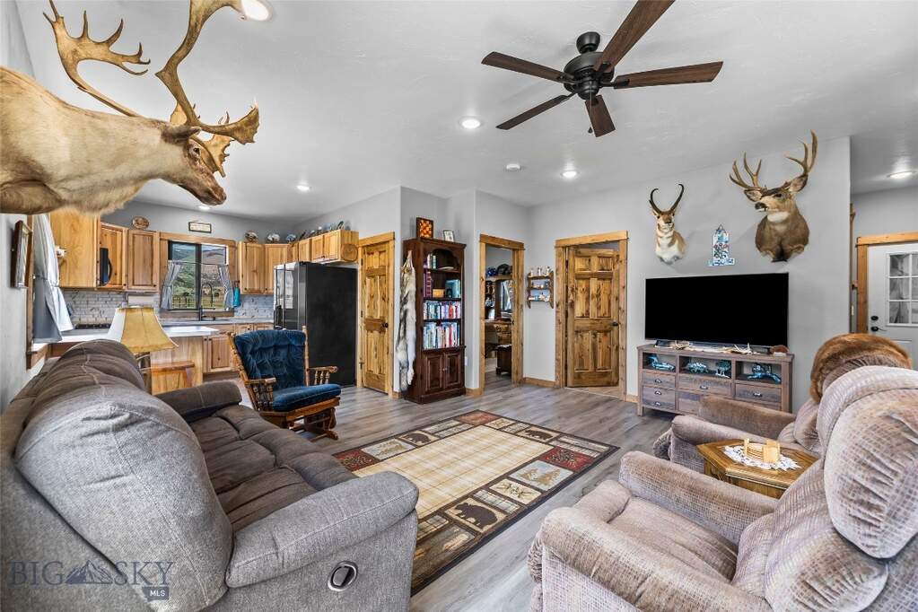 3 Bedroom Single Family Home/House's Image 44