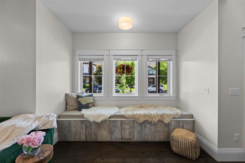 5 Bedroom Single Family Home/House's Image 7
