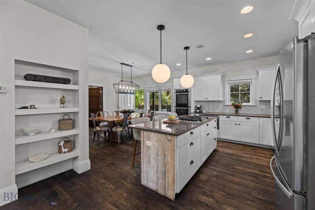 5 Bedroom Single Family Home/House's Image 8