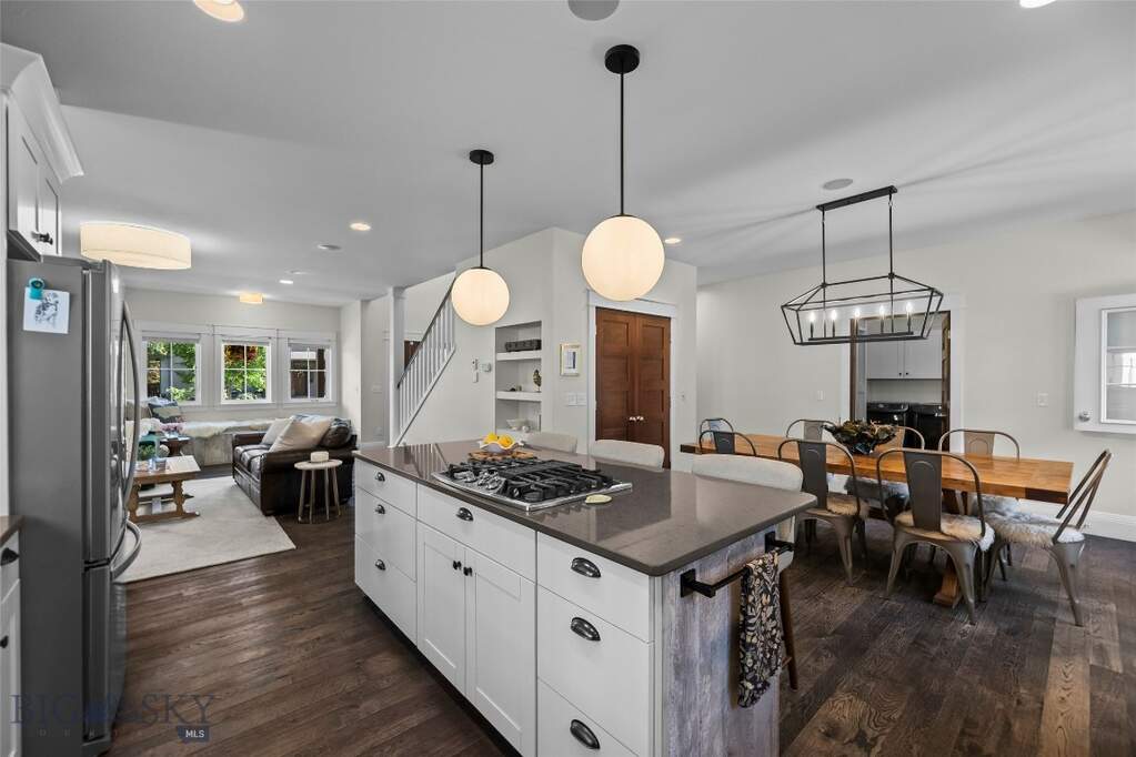 5 Bedroom Single Family Home/House's Image 9