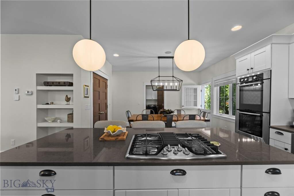 5 Bedroom Single Family Home/House's Image 12