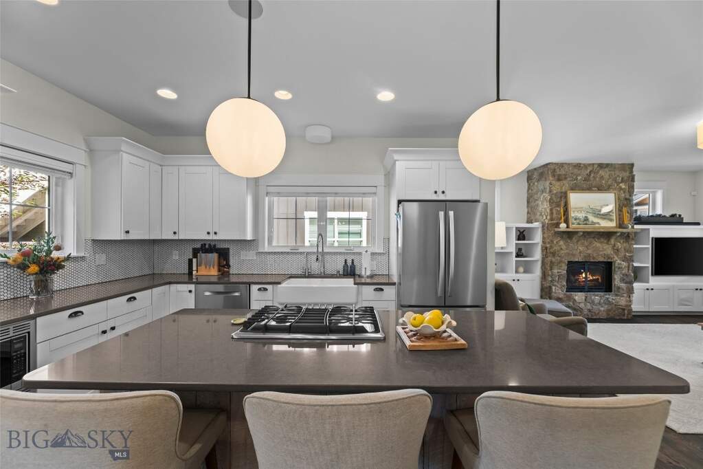 5 Bedroom Single Family Home/House's Image 13