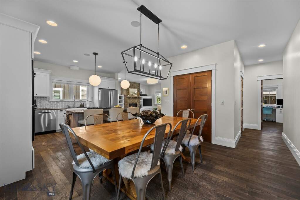 5 Bedroom Single Family Home/House's Image 17