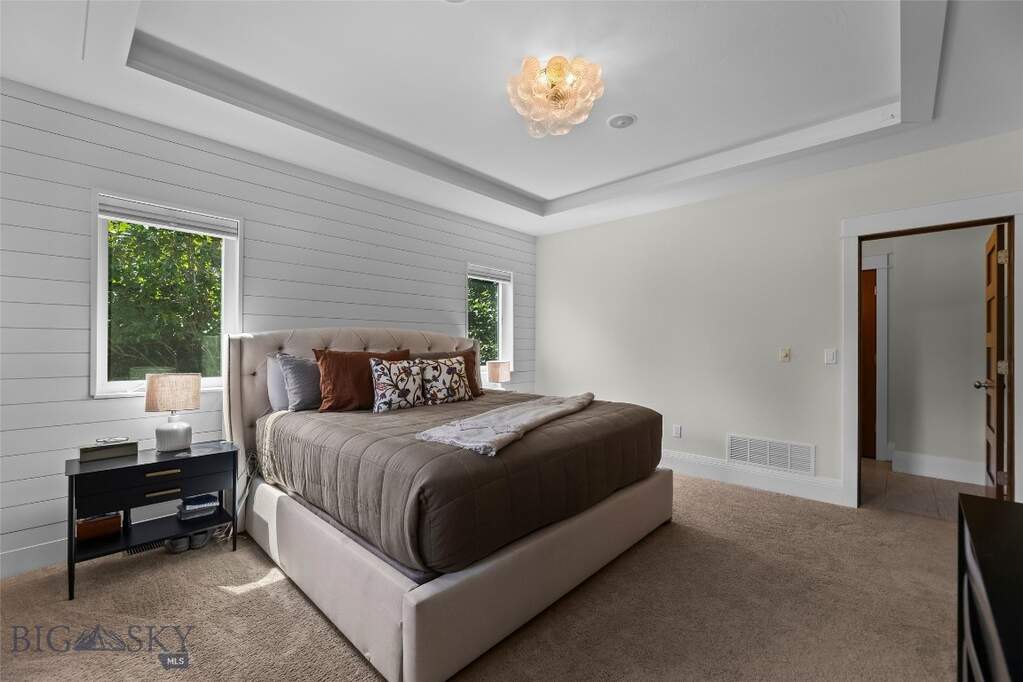 5 Bedroom Single Family Home/House's Image 21
