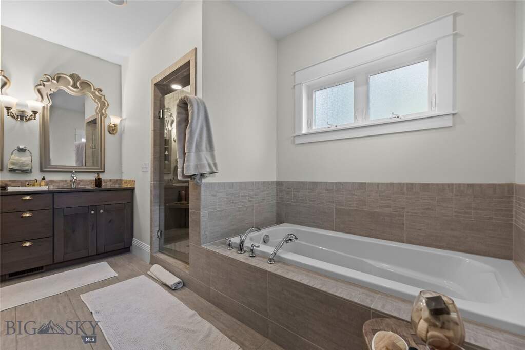 5 Bedroom Single Family Home/House's Image 25