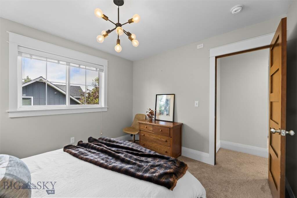 5 Bedroom Single Family Home/House's Image 33