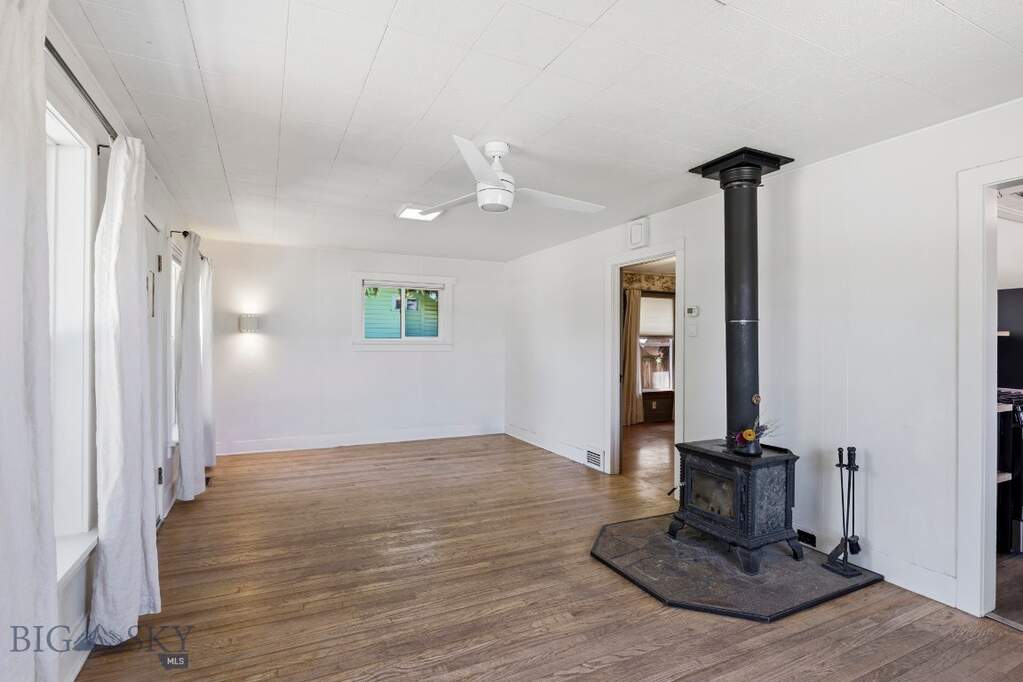 3 Bedroom Single Family Home/House's Image 11