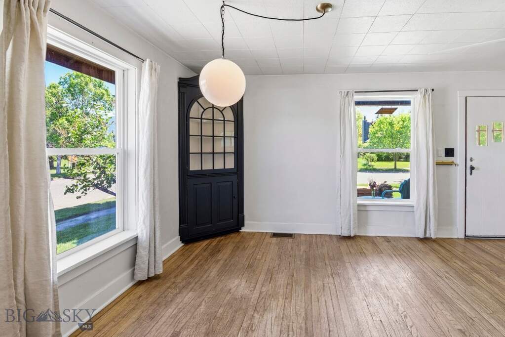 3 Bedroom Single Family Home/House's Image 14