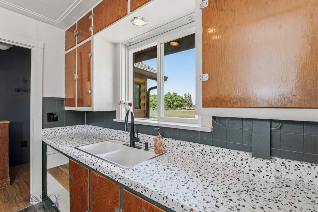 3 Bedroom Single Family Home/House's Image 22
