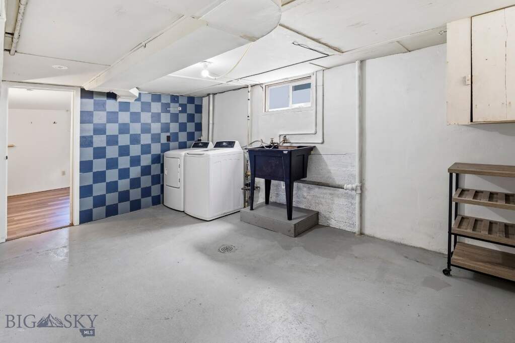 3 Bedroom Single Family Home/House's Image 35