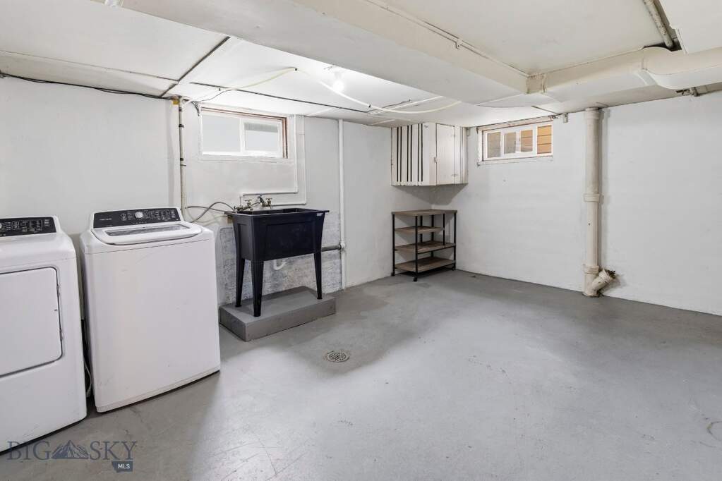 3 Bedroom Single Family Home/House's Image 37