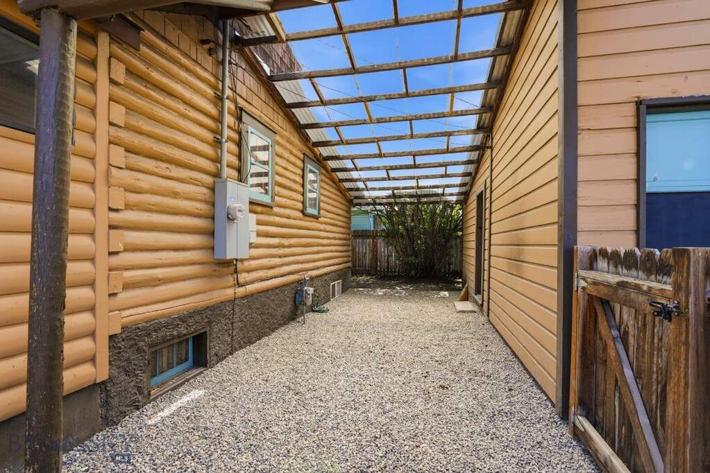 3 Bedroom Single Family Home/House's Image 49