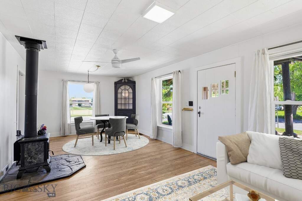 3 Bedroom Single Family Home/House's Image 3