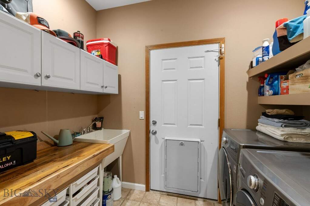 5 Bedroom Single Family Home/House's Image 15