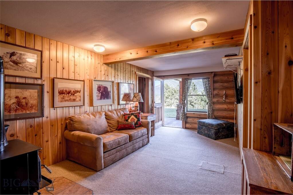 5 Bedroom Single Family Home/House's Image 35