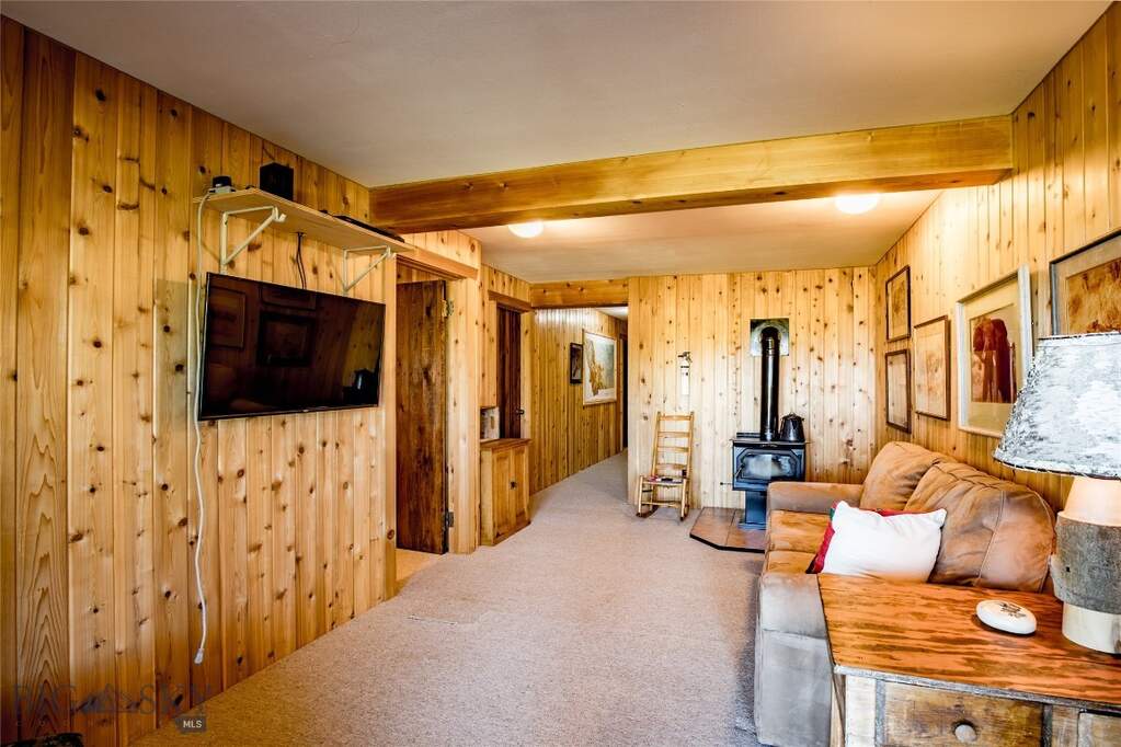 5 Bedroom Single Family Home/House's Image 36