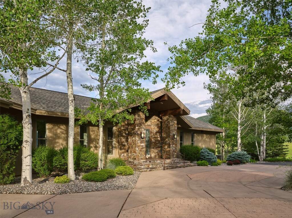4 Bedroom Single Family Home/House's Image 5