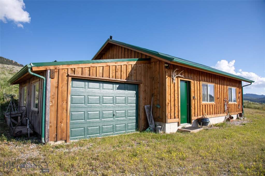 2 Bedroom Single Family Home/House's Image 25