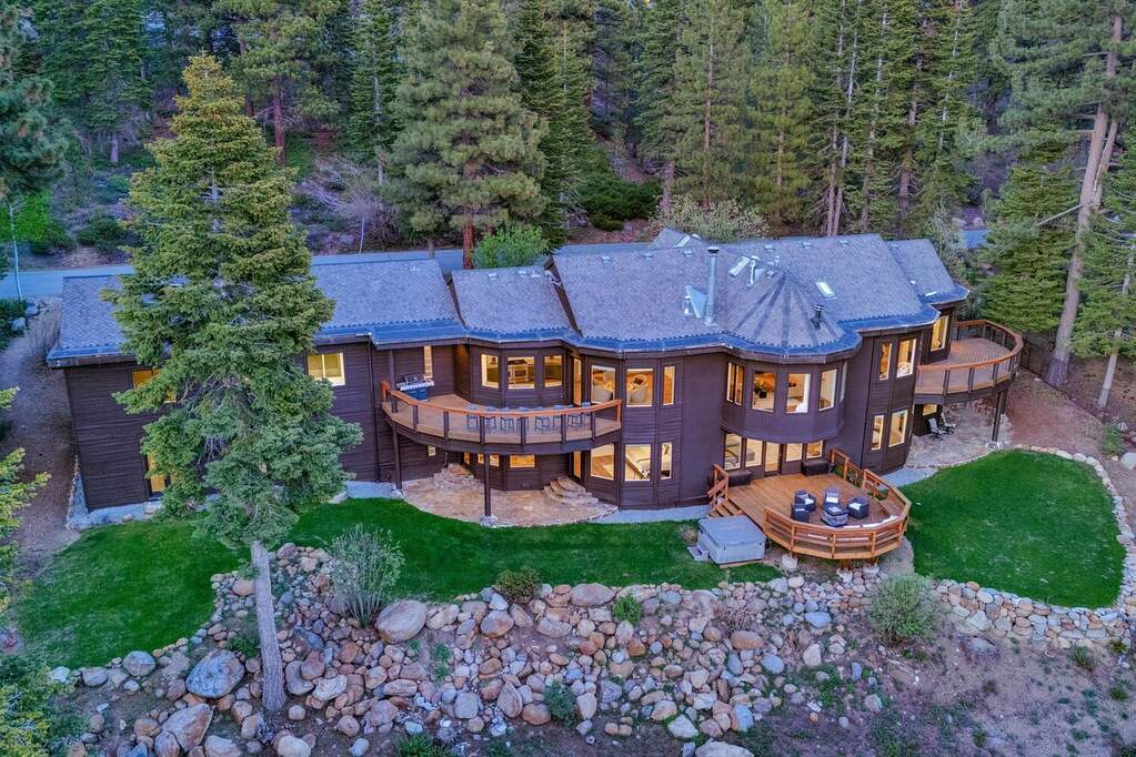 949 Fairview Boulevard photo